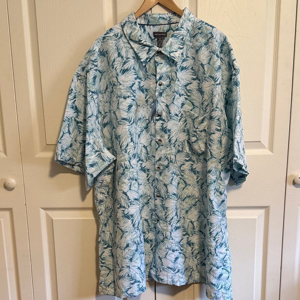 Van Heusen Blue & White Tropical Print Short-Sleeve Button-Down Shirt